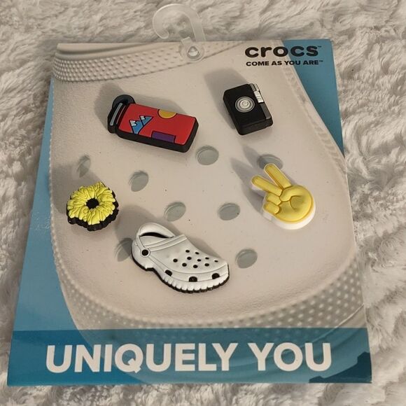 5 Crocs Jibbitz Shoe Charms - Picture 1 of 3